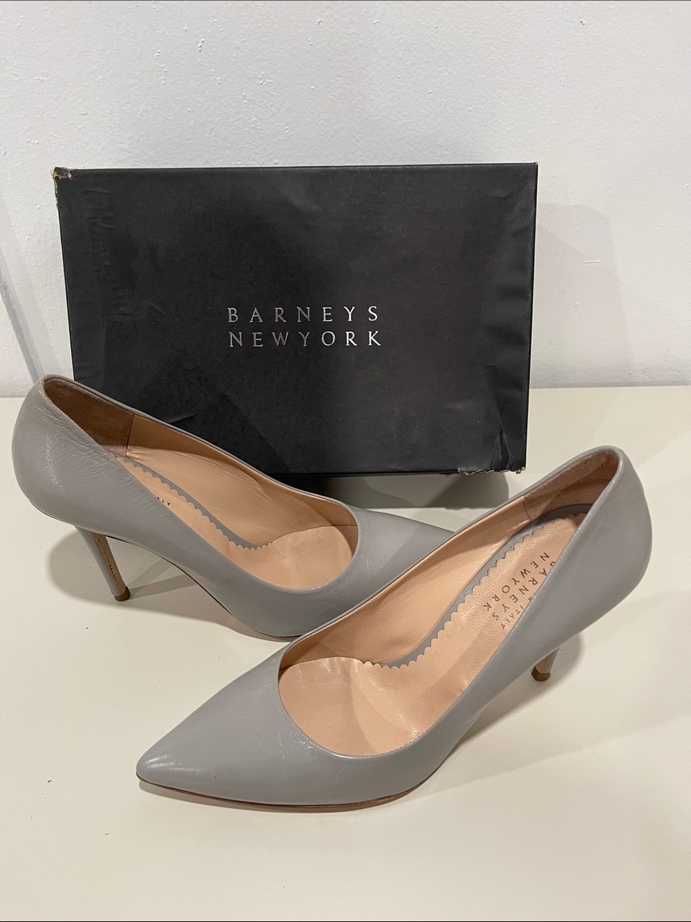 Barneys New York Gray Pointed-Toe Leather Heels Pumps SZ. 10